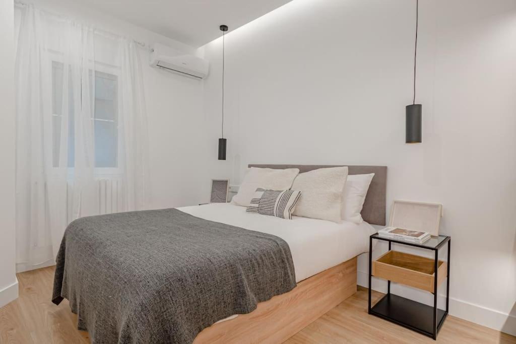 Malasana XI Calle Manuela Malasana 3Br 3Bh Apartment Мадрид Екстериор снимка